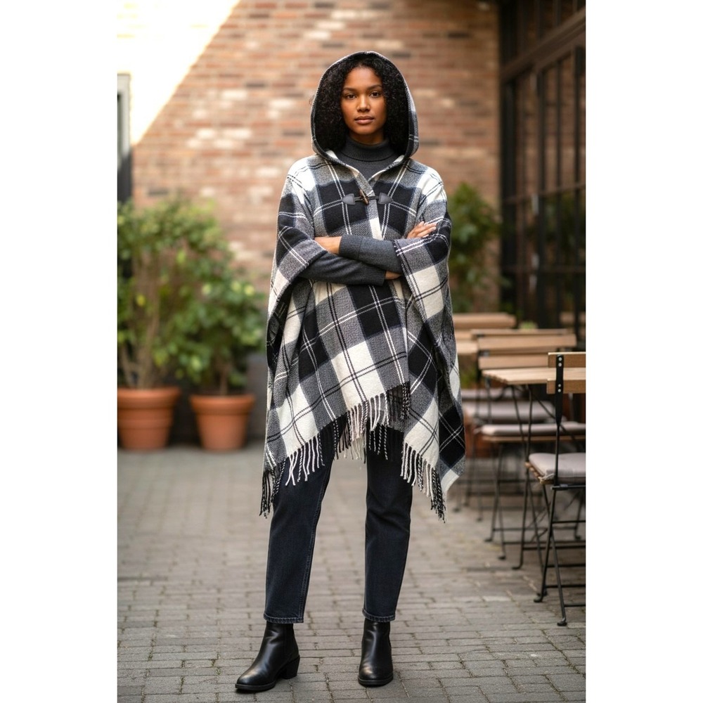 (D-110)Eddie Bauer Plaid Hooded Poncho Cape Shawl Fringe Toggle Black White Wrap